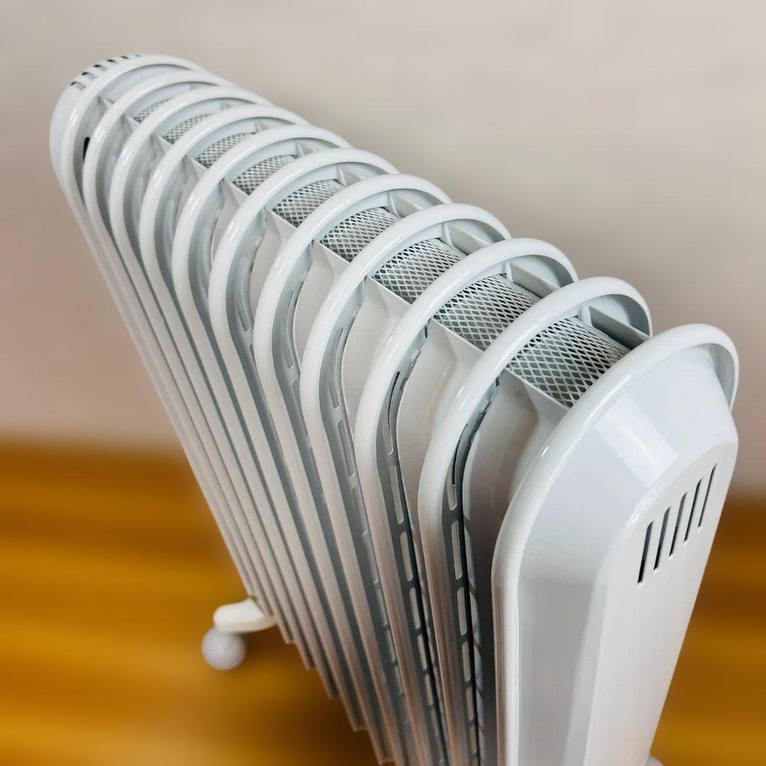 【美品】デロンギ アミカルド オイルヒーター ライトグレー RHJ45M1115