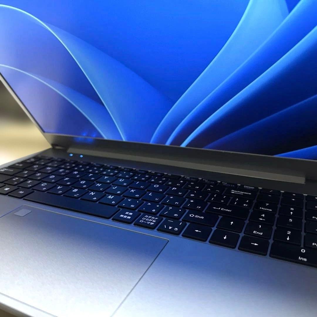 新品同様 ノートPC Windows11 Office2021 Pro付き