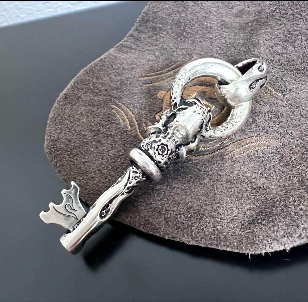 極美品　スターリンギア　スケルトンキーペンダント　全長8㎝