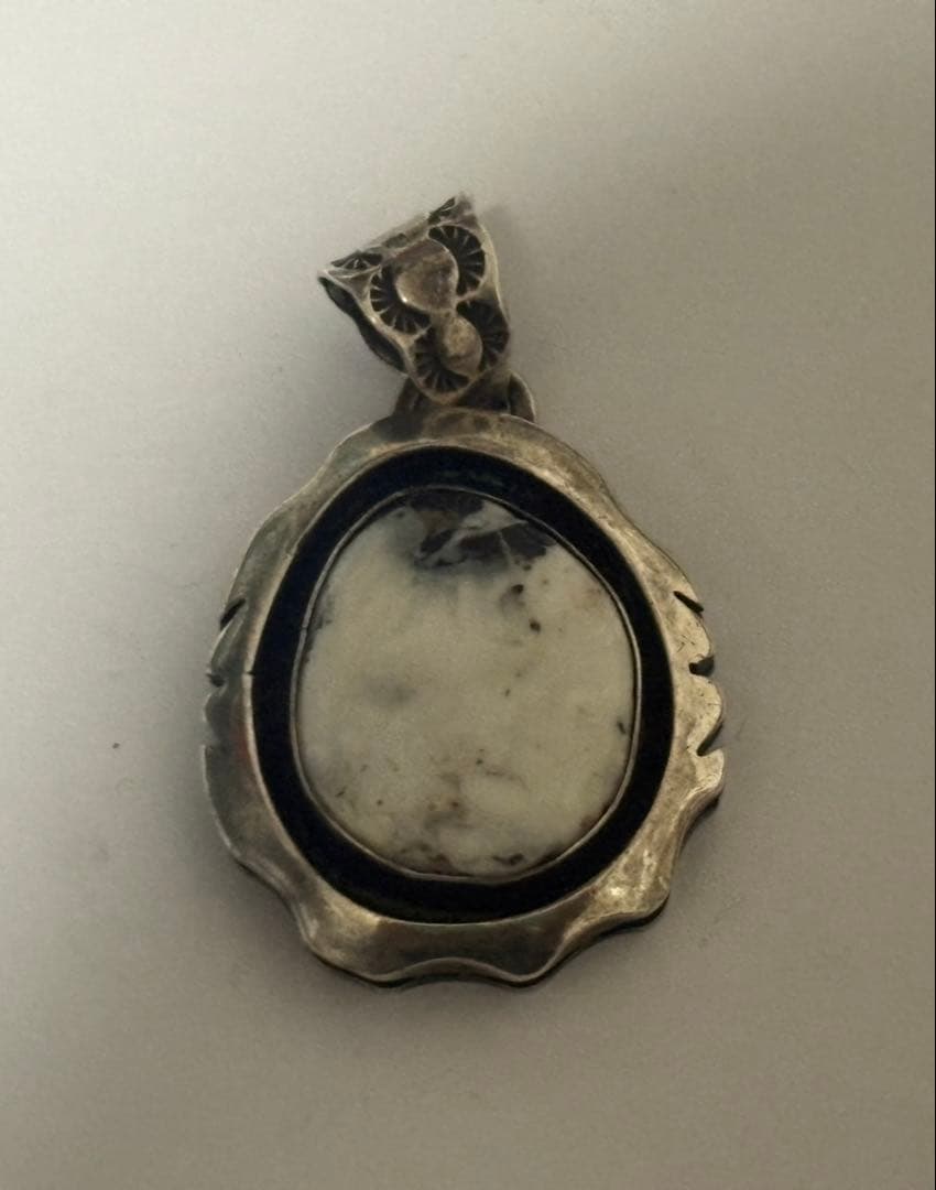 〖Big Hand ビックハンド〗 ホワイトバッファロー ペンダントトップ