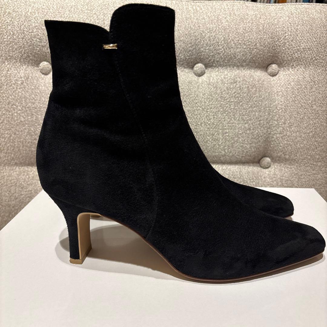 今季新作ダイアナ きれいめシンプルショートブーツ 23.5 黒スエード