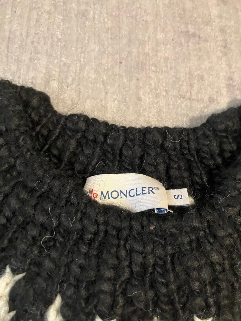Moncler モンクレール　ノルディック柄の可愛いあったかニット