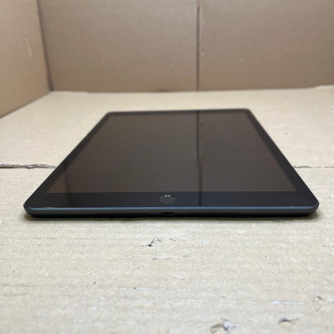 iPad (第７世代)Wi-Fi + Cellular 32GB スペースグレイ