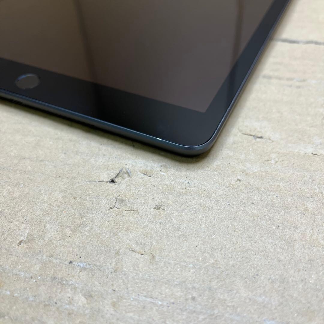 iPad (第７世代)Wi-Fi + Cellular 32GB スペースグレイ
