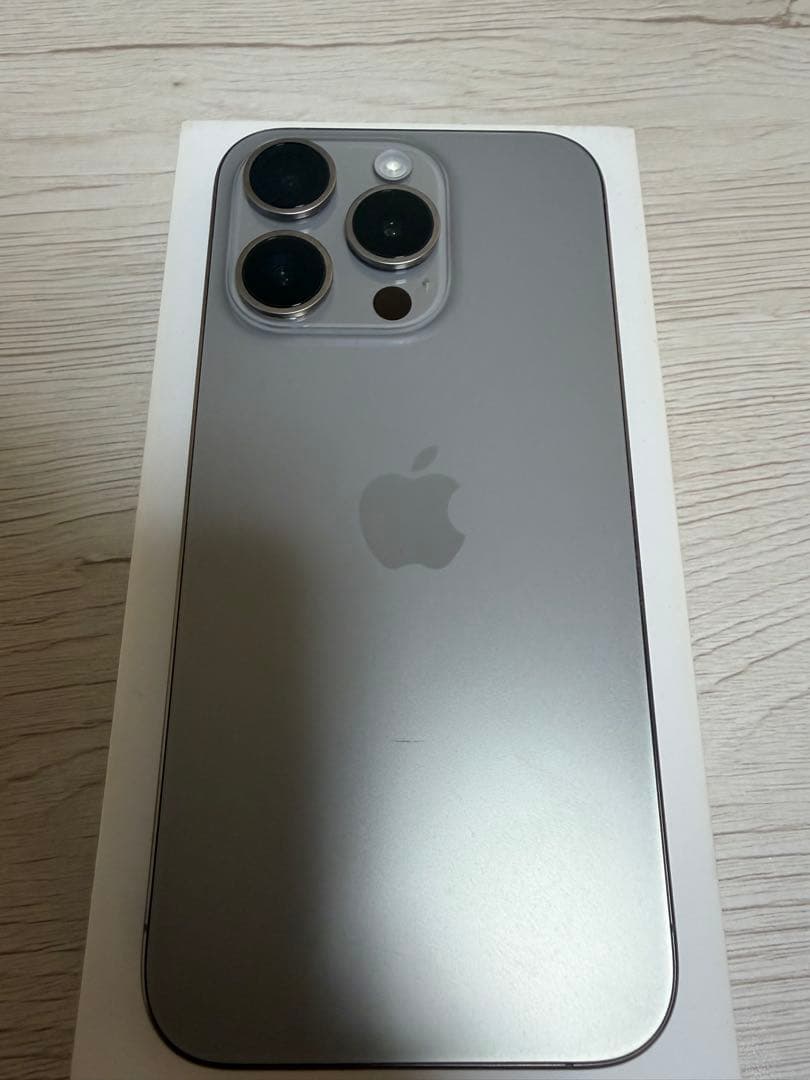 [美品]iPhone15 Pro 128GBナチュラルチタニウム　SIMフリー