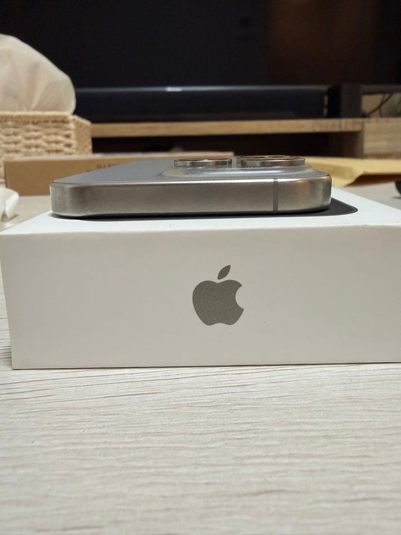 [美品]iPhone15 Pro 128GBナチュラルチタニウム　SIMフリー