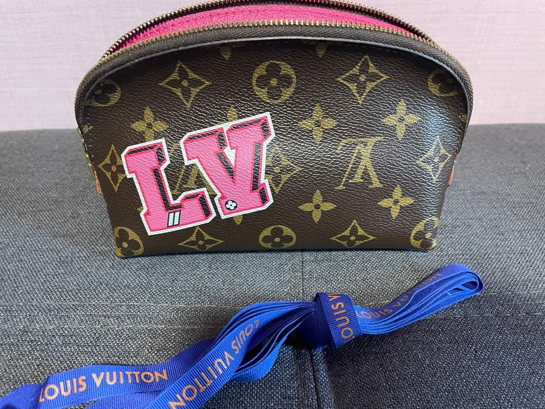 Louis Vuitton モノグラムポーチ　美品　ワールドツアー