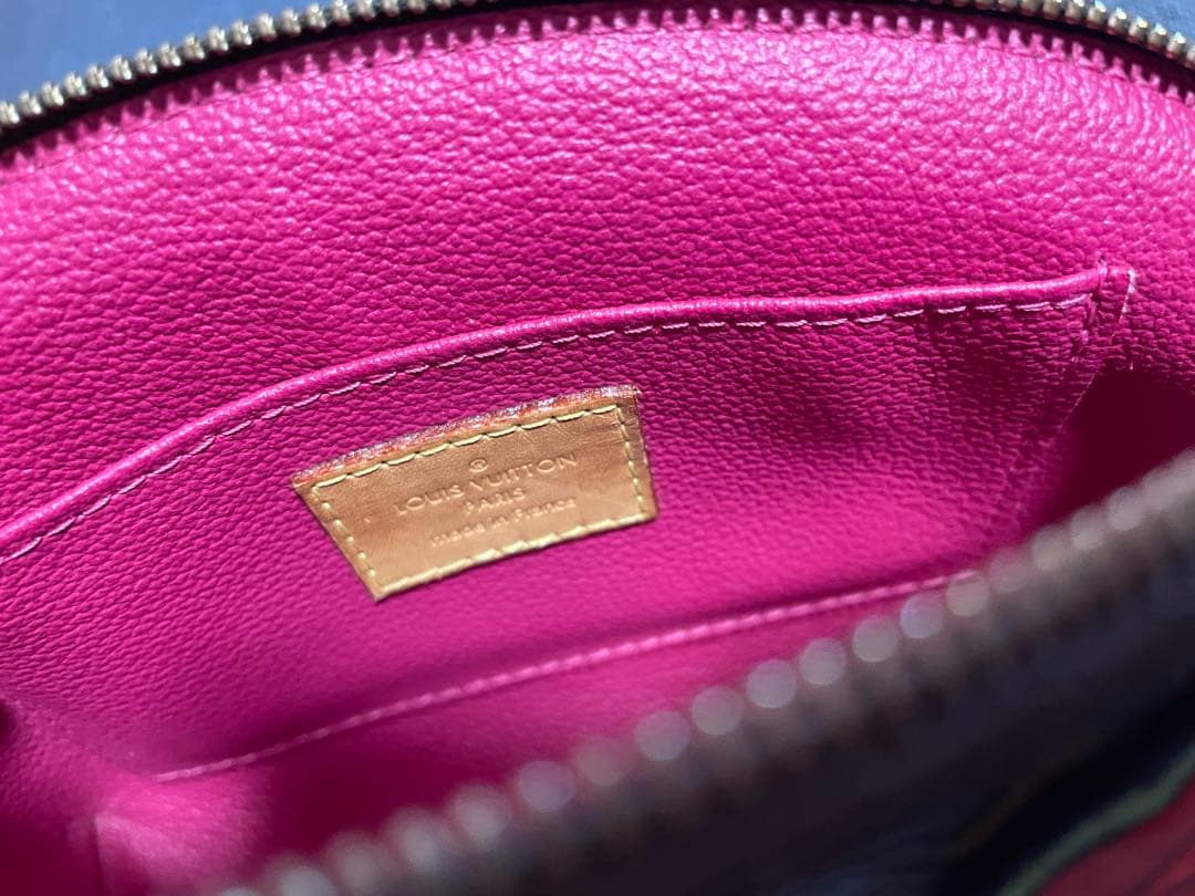 Louis Vuitton モノグラムポーチ　美品　ワールドツアー