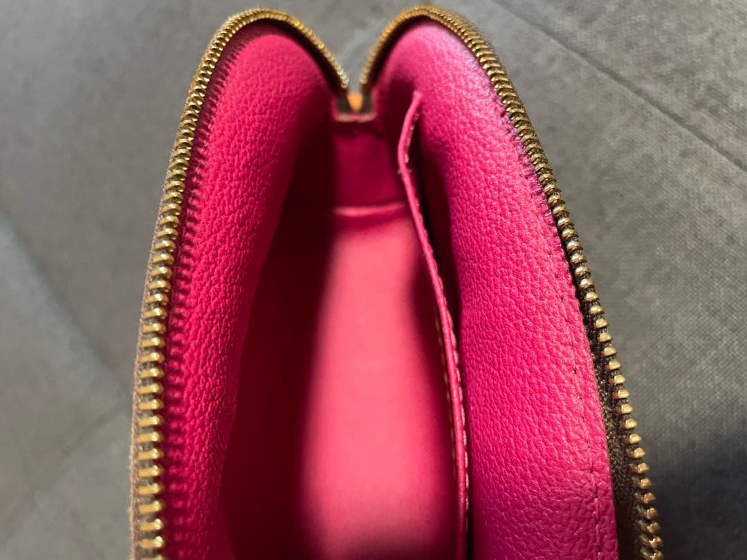 Louis Vuitton モノグラムポーチ　美品　ワールドツアー