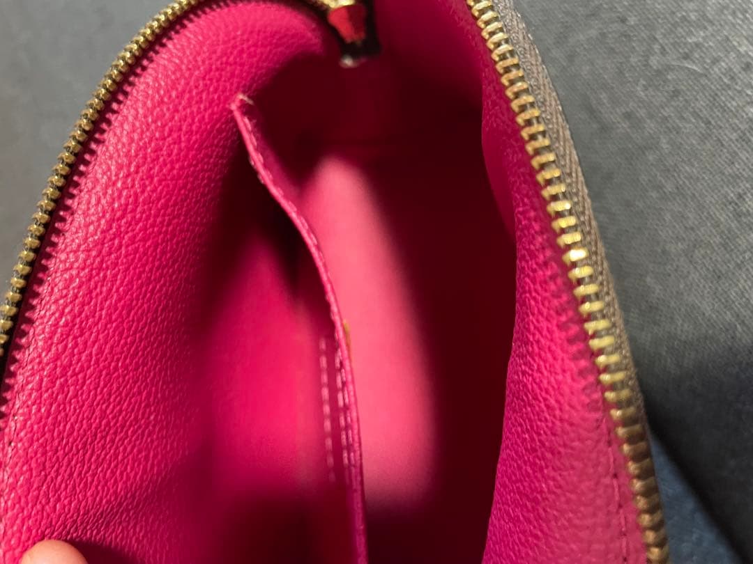 Louis Vuitton モノグラムポーチ　美品　ワールドツアー