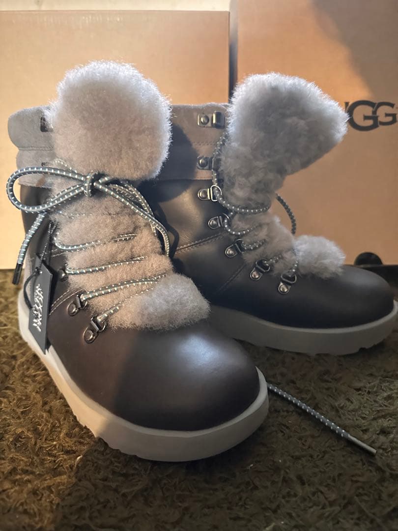R*k様 UGG グレー ムートンブーツ