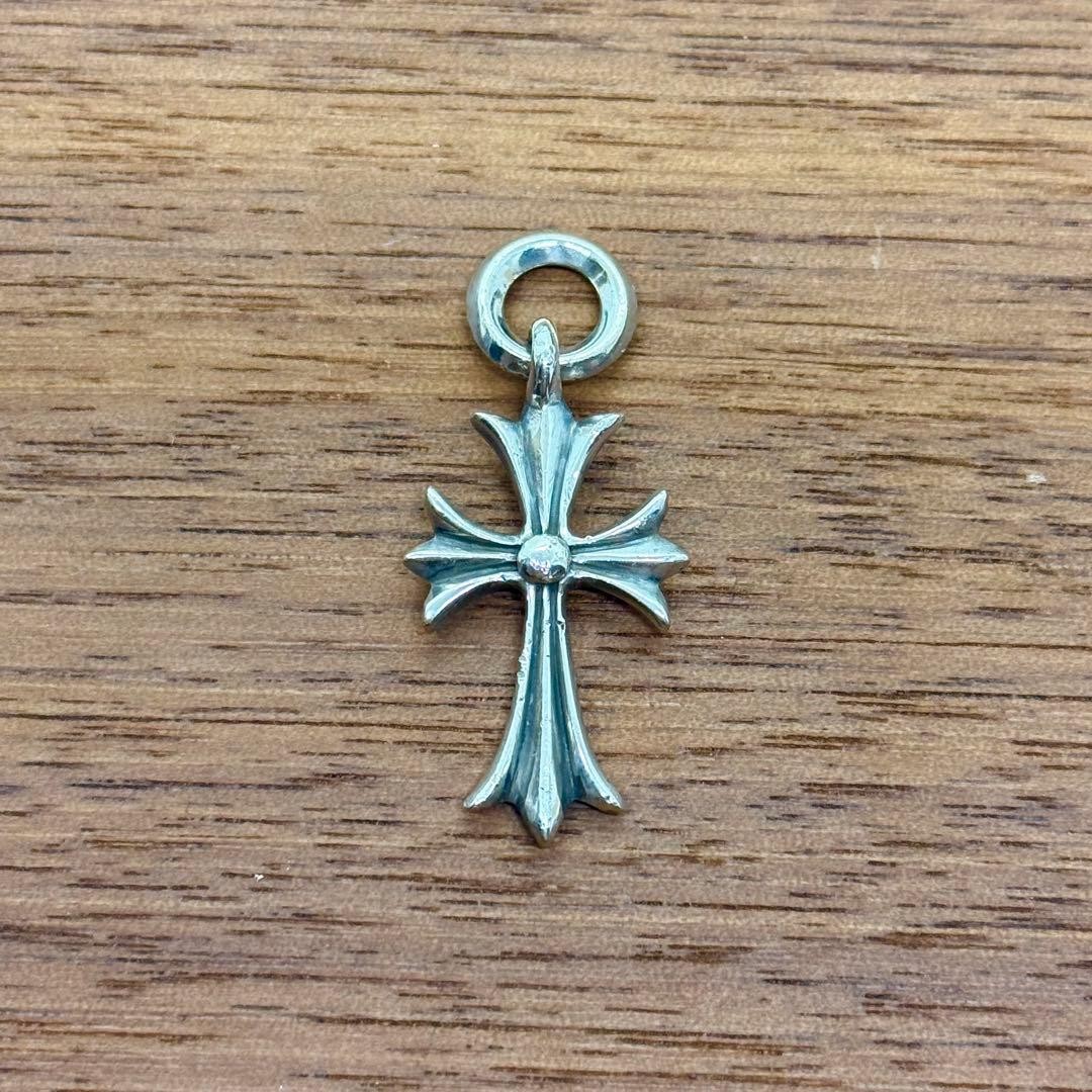 クロムハーツ　タイニーCHクロスチャーム