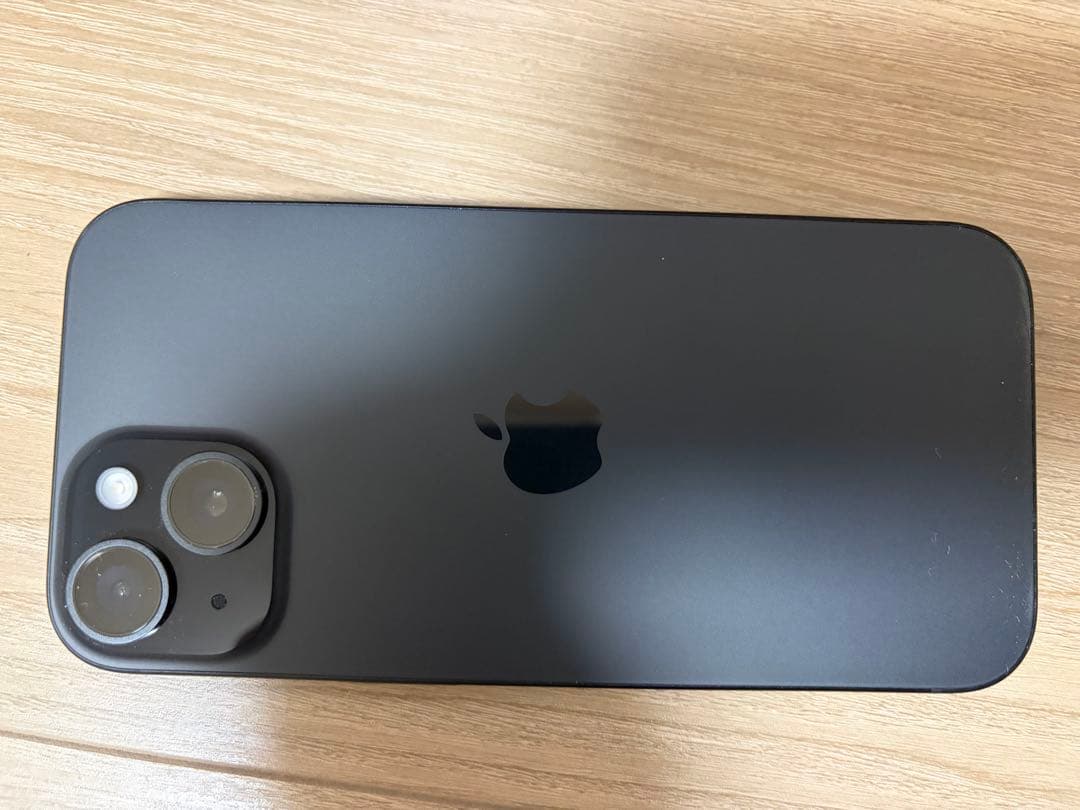 Apple iPhone 15 ブラック 本体　128