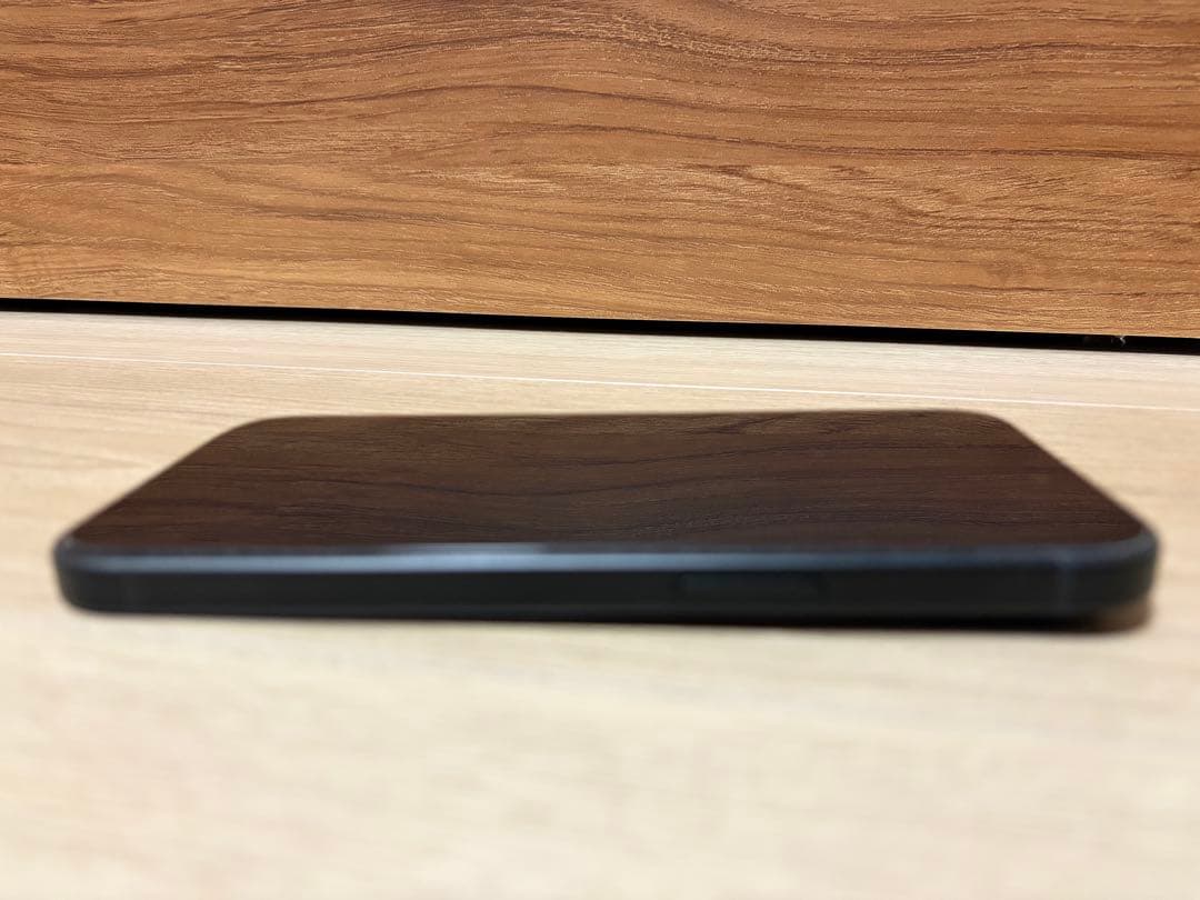 Apple iPhone 15 ブラック 本体　128