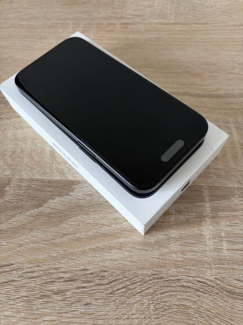 超美品iPhone 15 ブラック 256 GB SIMフリー