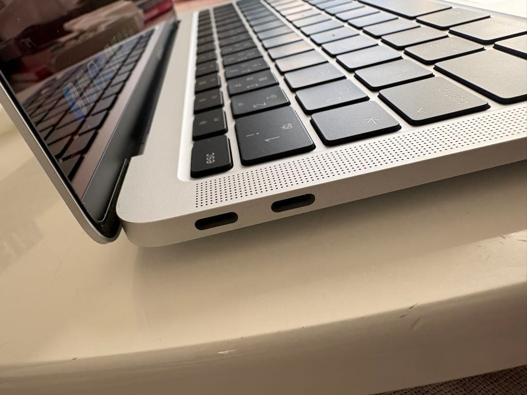 極美品　【充電回数6回/最大容量100】MacBook Air M1 512GB