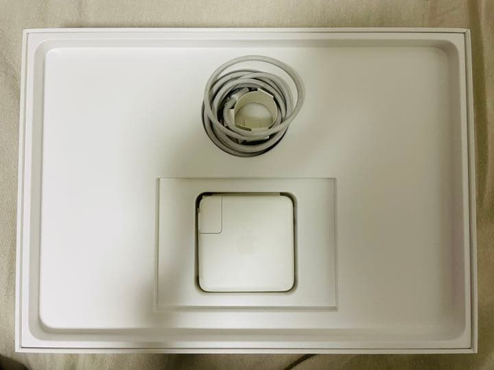 定価153,780円 MacBook Pro MUHQ2J/A A2159