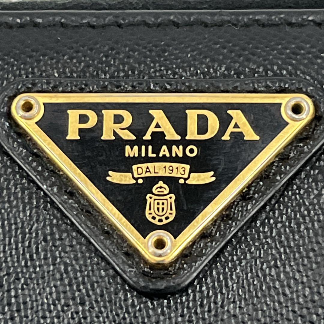 現行品　プラダ　ケース　三角ロゴ　ラウンドファスナー　サフィアーノ　黒