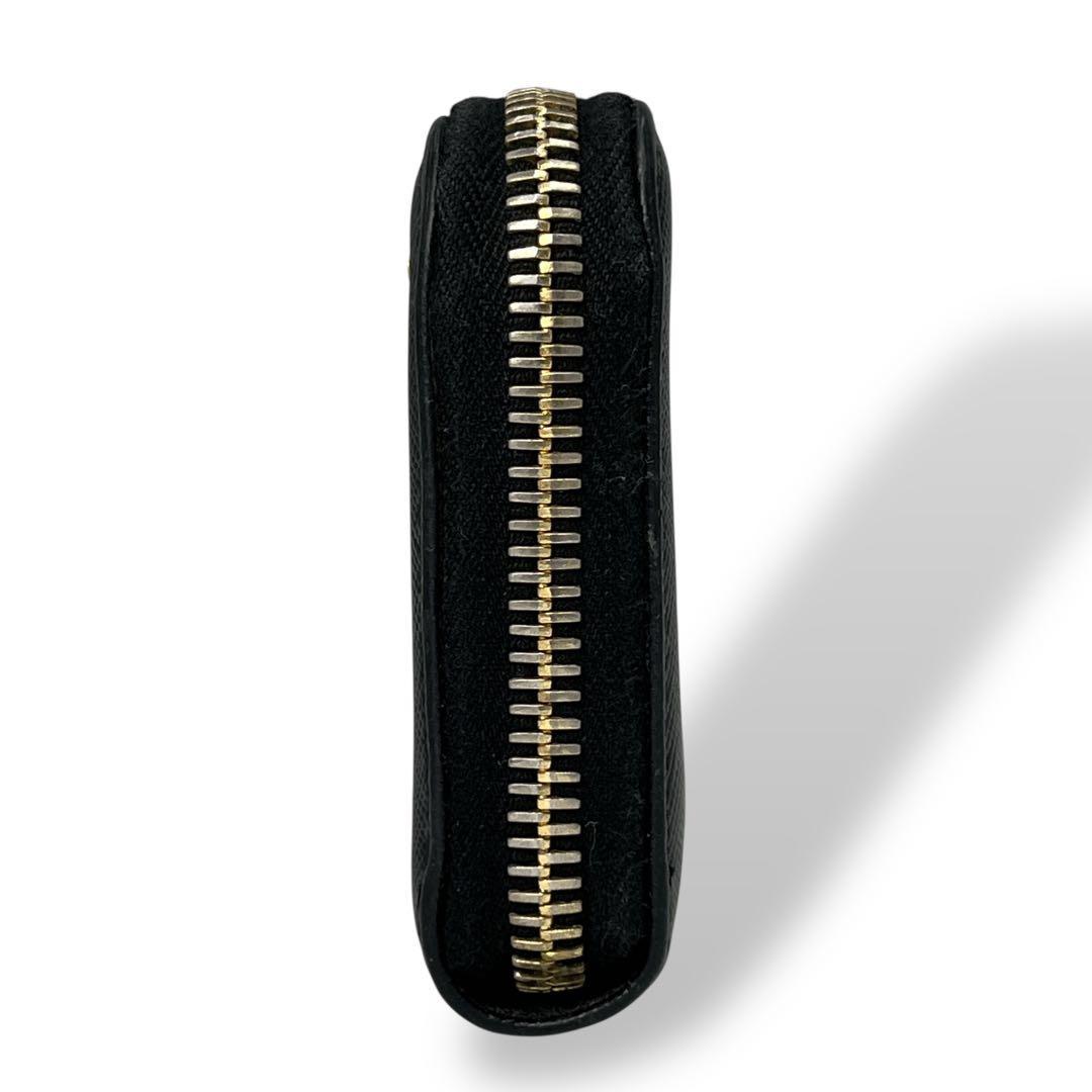 現行品　プラダ　ケース　三角ロゴ　ラウンドファスナー　サフィアーノ　黒