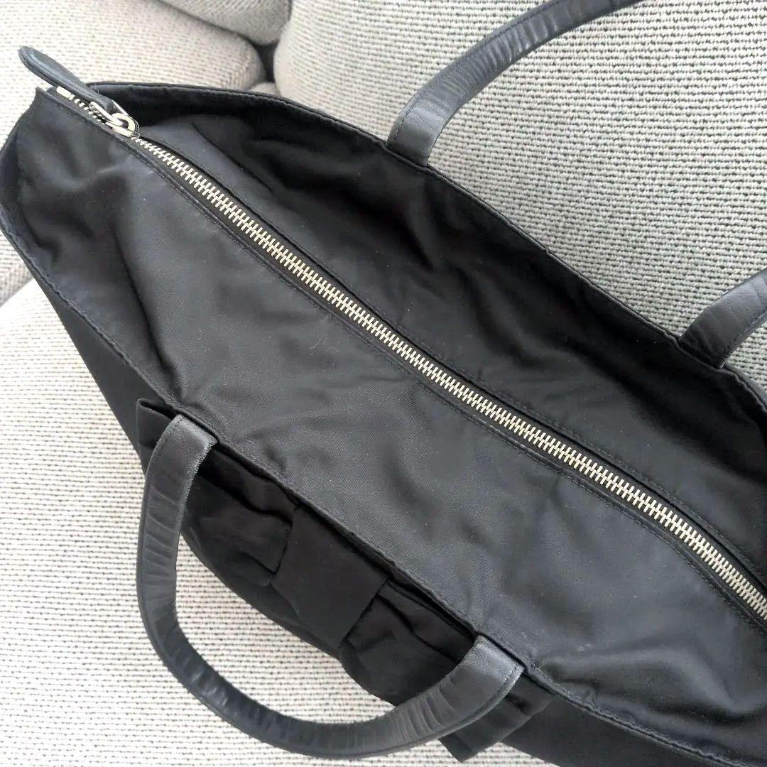 プラダ　リボン付き黒トートバッグ マザーズバッグ