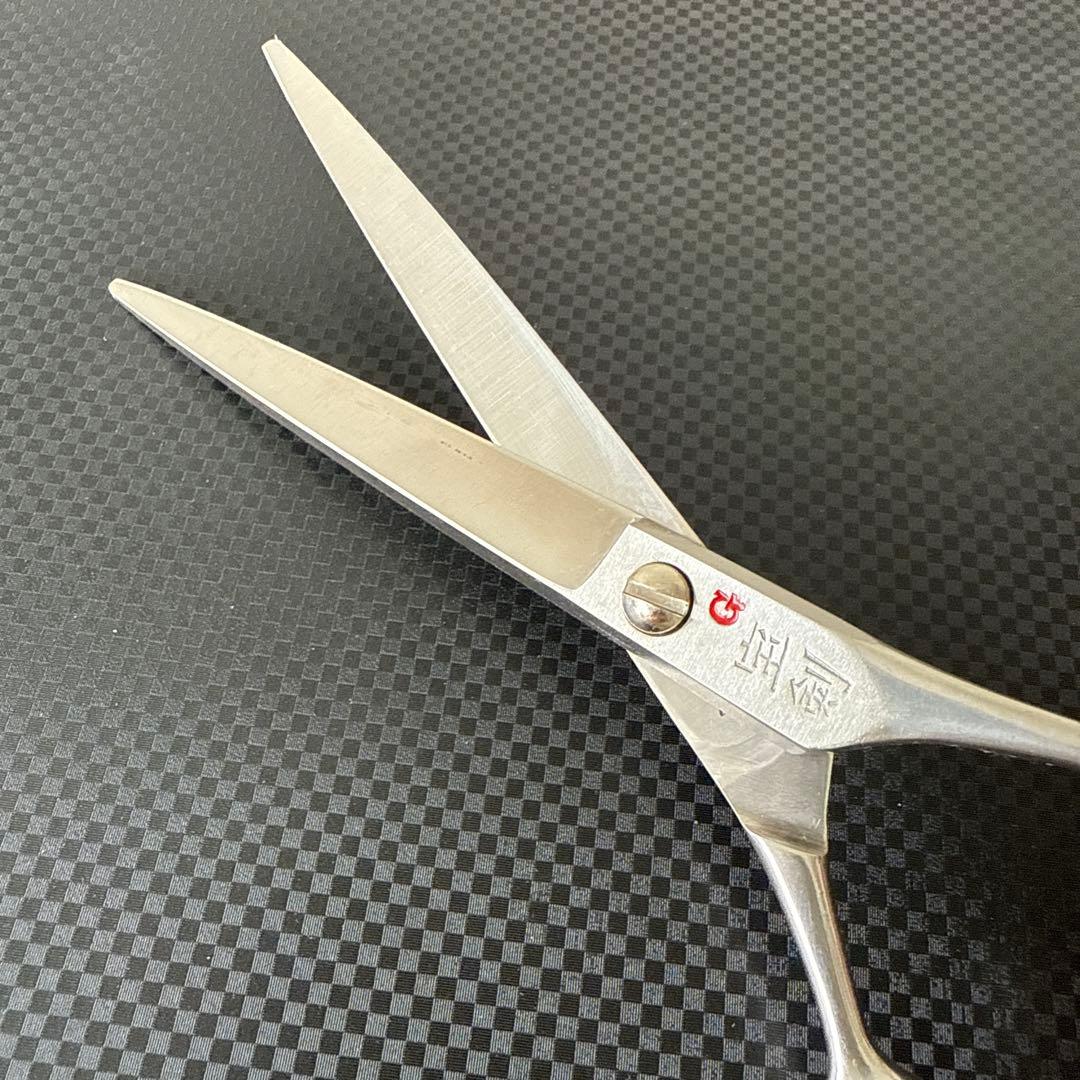 理容☆新品☆未使用プロ用鋏☆ハサミ☆宝剣G☆ケース付き！美品②