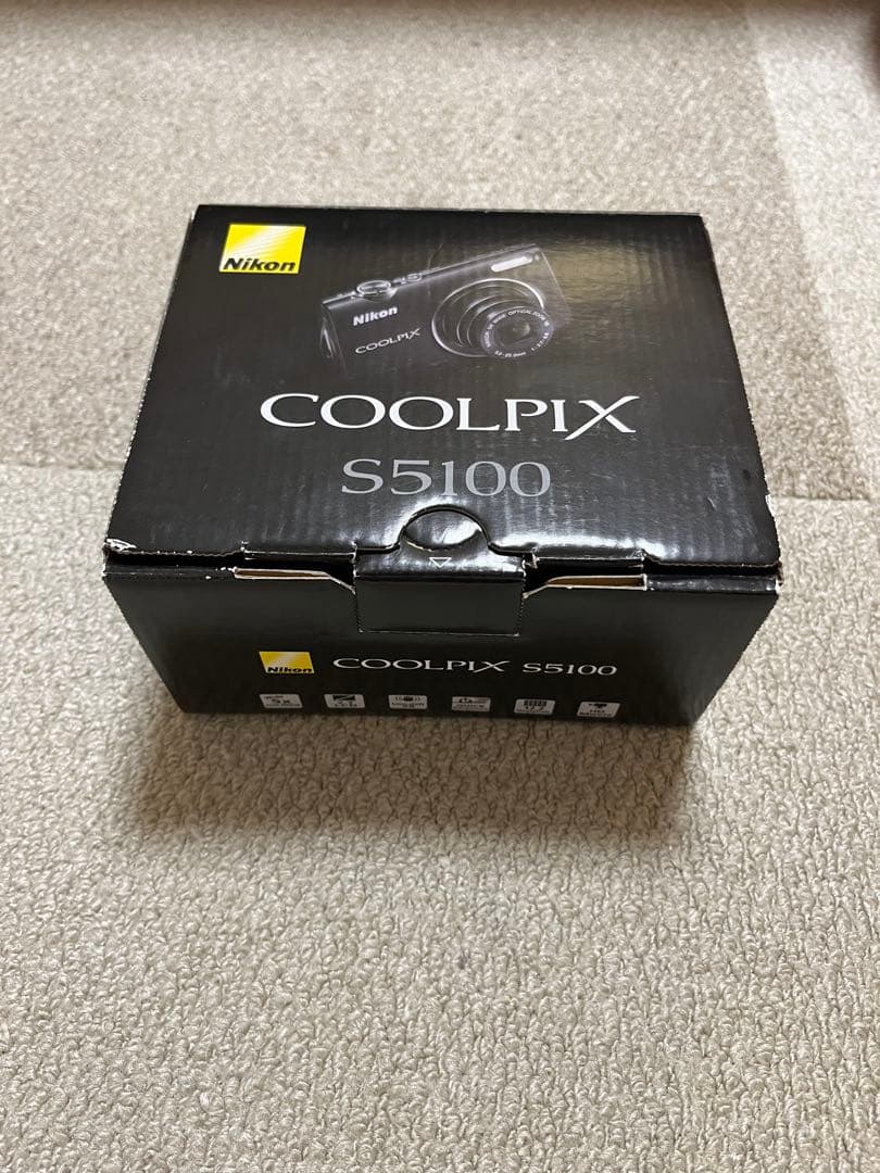 Nikon COOLPIX S5100 本体と付属品