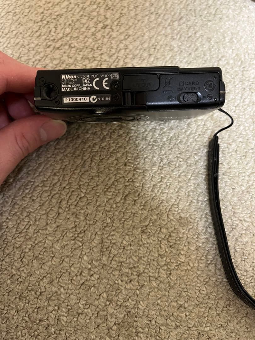 Nikon COOLPIX S5100 本体と付属品