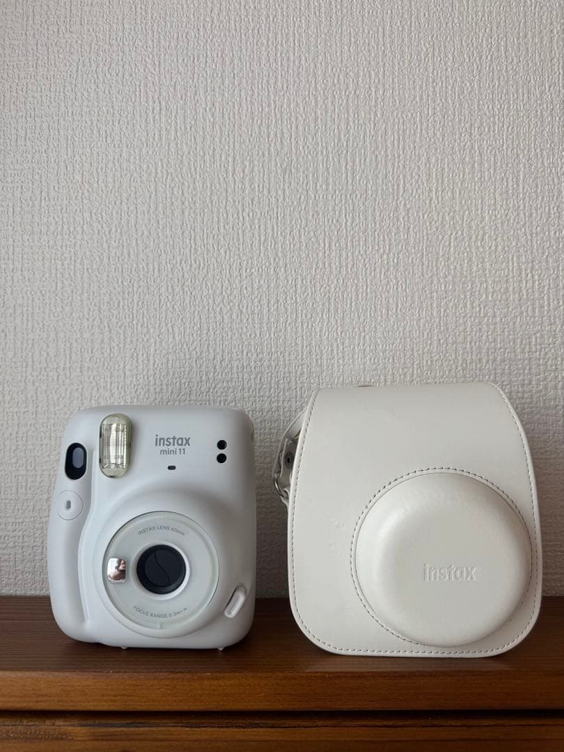 \"チェキ\"instax mini 11 ICE WHITE (本体カバー付)