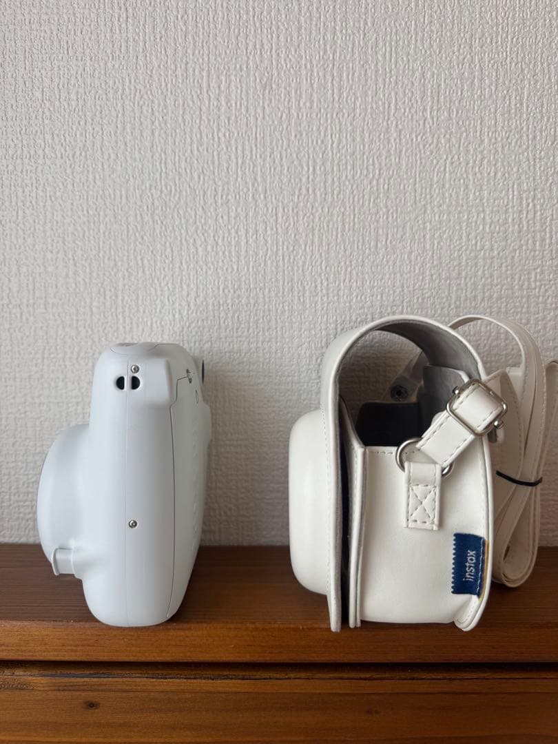 \"チェキ\"instax mini 11 ICE WHITE (本体カバー付)