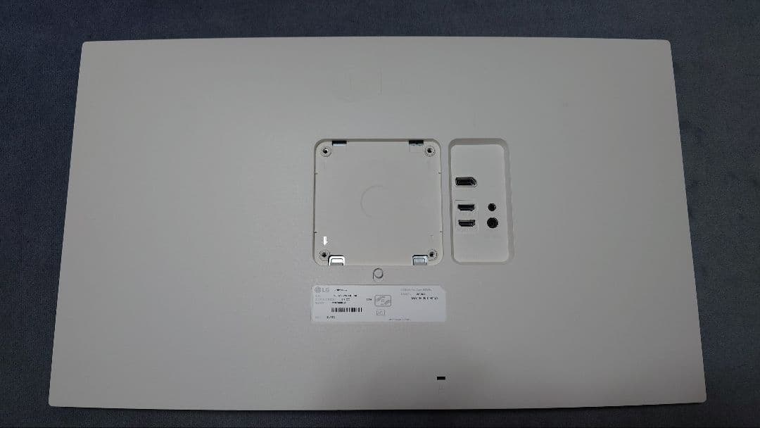 4K モニター LG27UP650ーW 27インチ