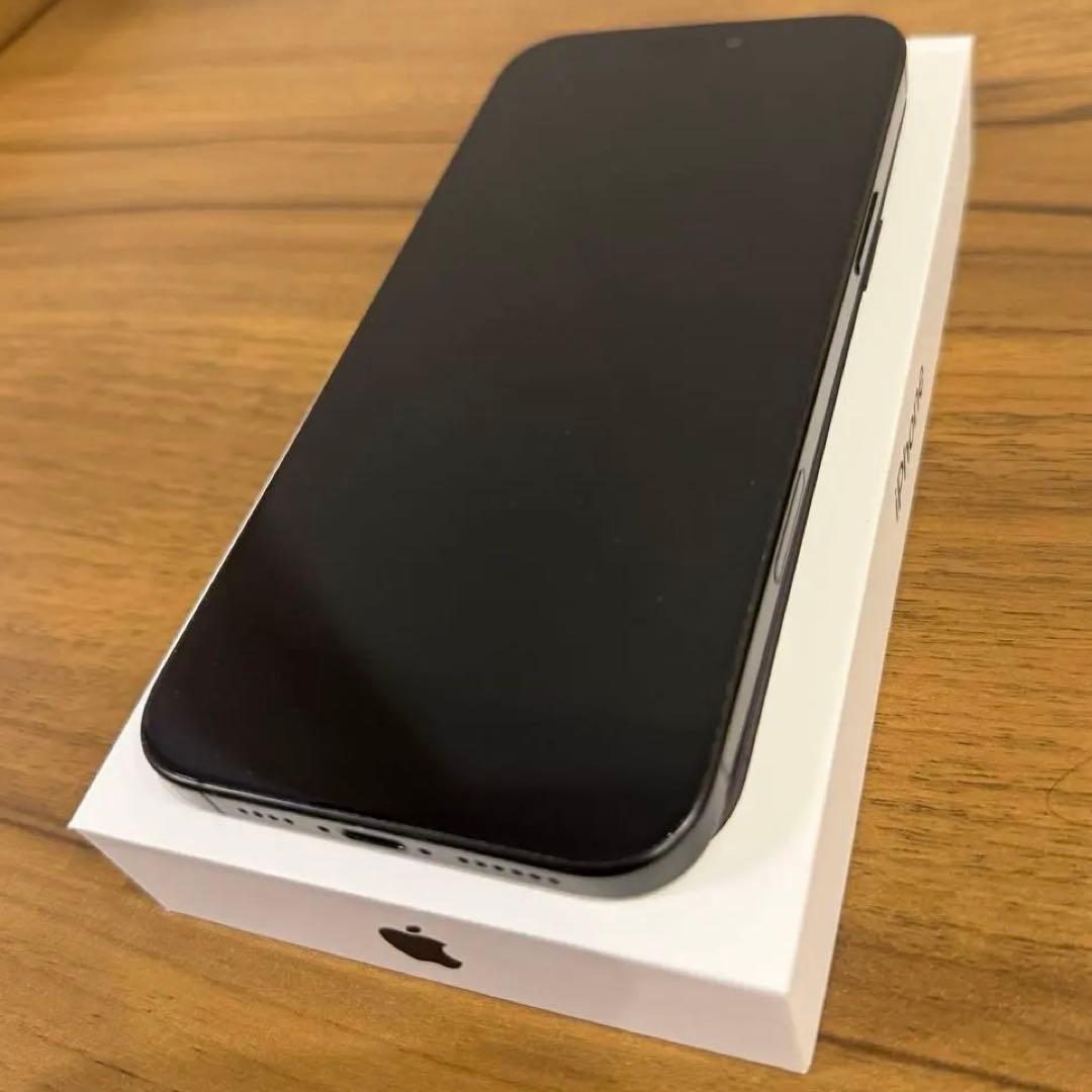 【美品】iPhone 16 Pro Max 512GB ブラックチタニウム