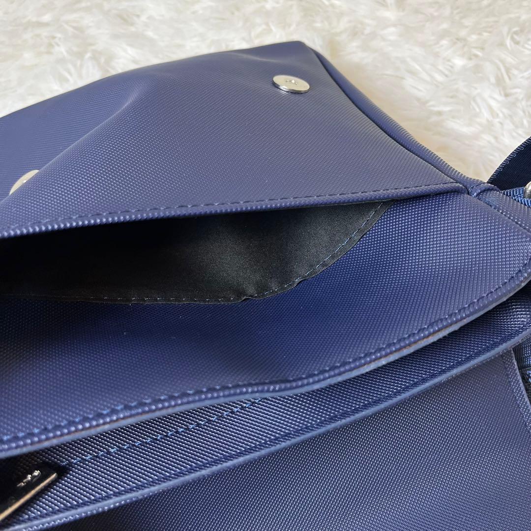 未使用級 LACOSTE ショルダーバッグ メッセンジャーバッグ PVC