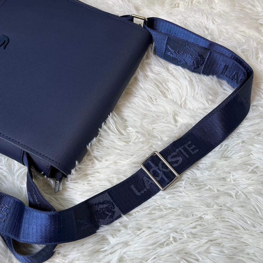 未使用級 LACOSTE ショルダーバッグ メッセンジャーバッグ PVC