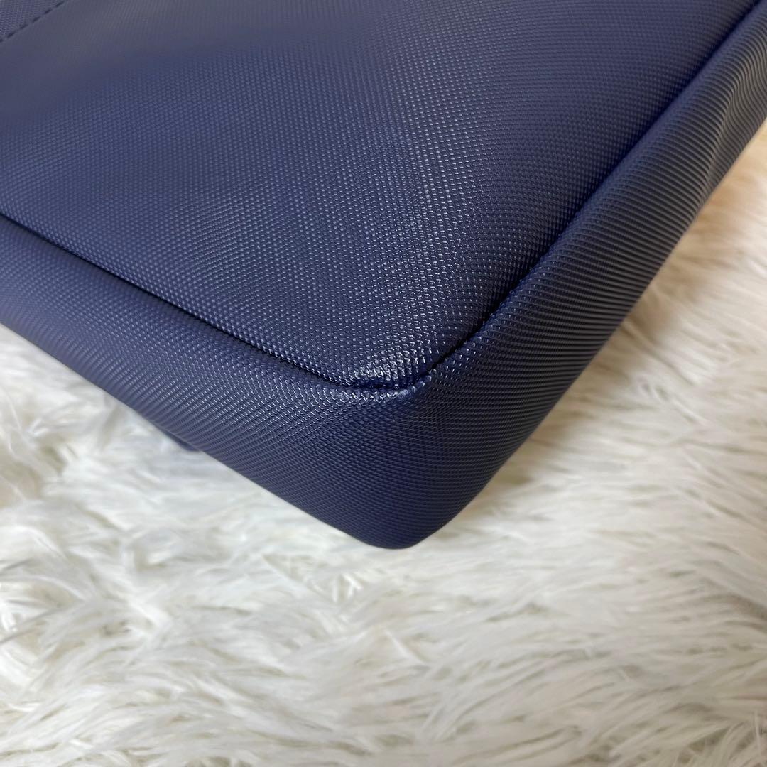 未使用級 LACOSTE ショルダーバッグ メッセンジャーバッグ PVC