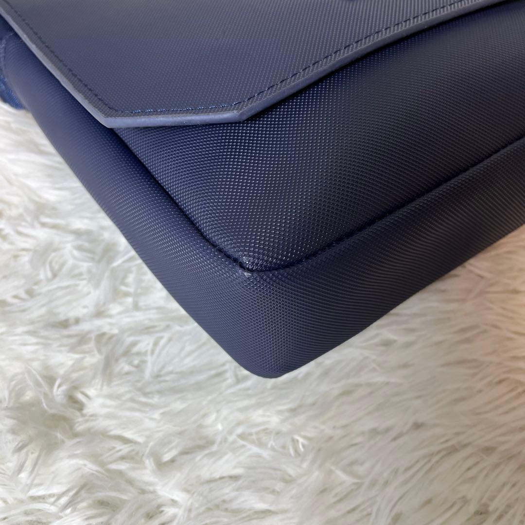 未使用級 LACOSTE ショルダーバッグ メッセンジャーバッグ PVC