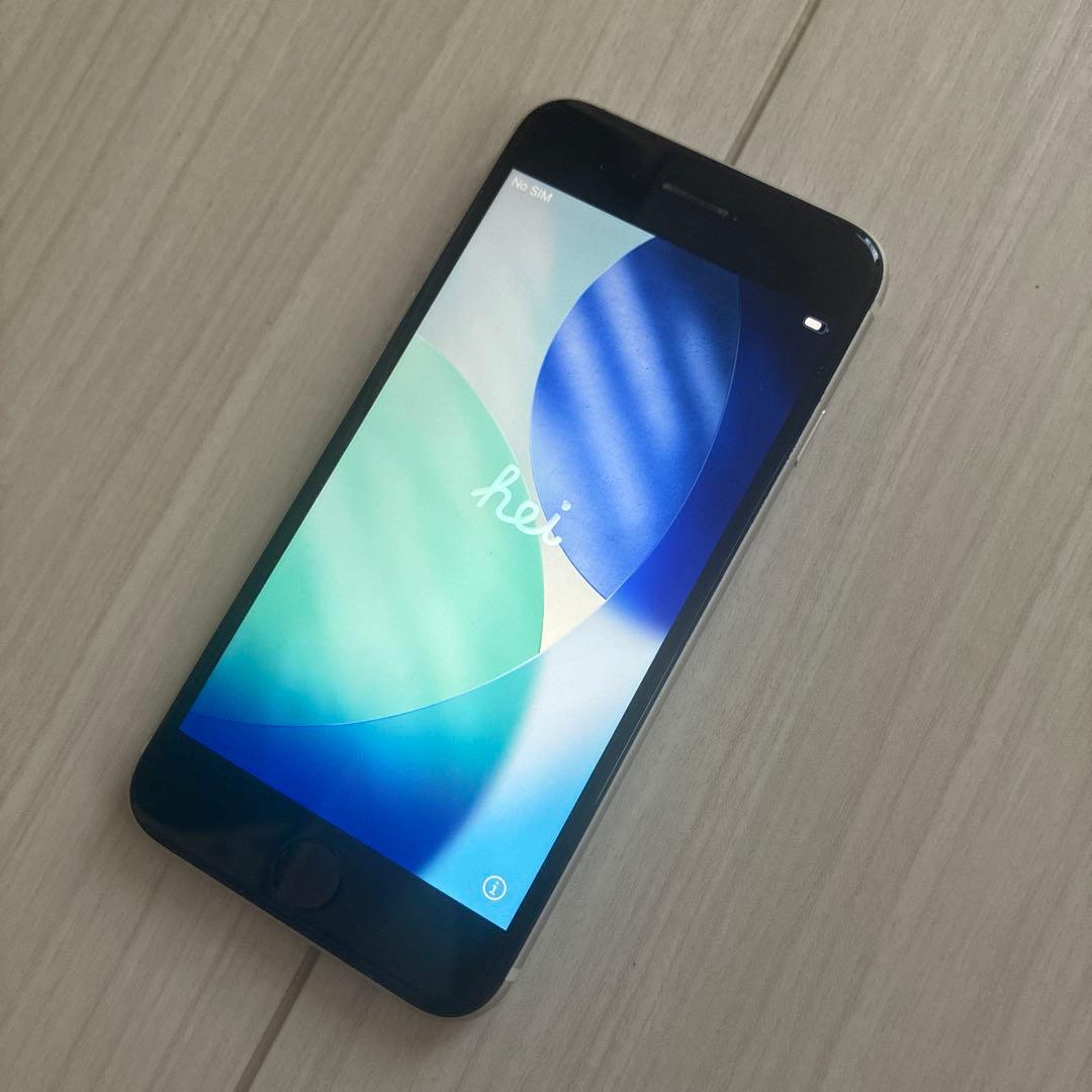 良品 Apple iPhone SE (SE3 第3世代) ホワイト
