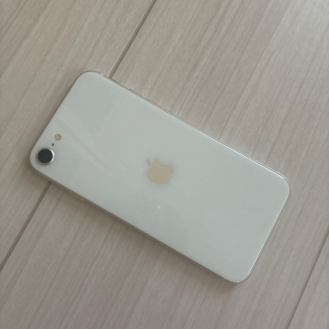良品 Apple iPhone SE (SE3 第3世代) ホワイト