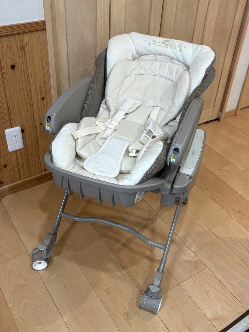 アップリカ　ハイローチェア　ゆらリズム　電動