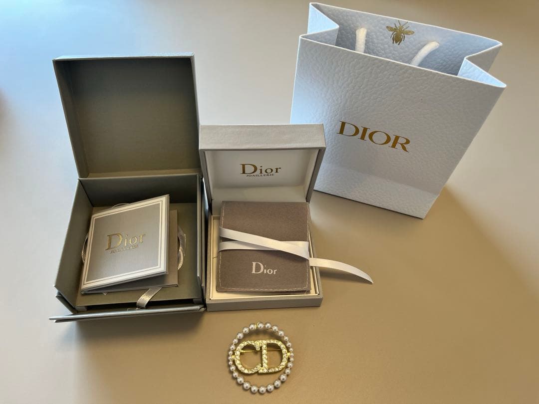 クリスチャンディオール パールブローチ 美品