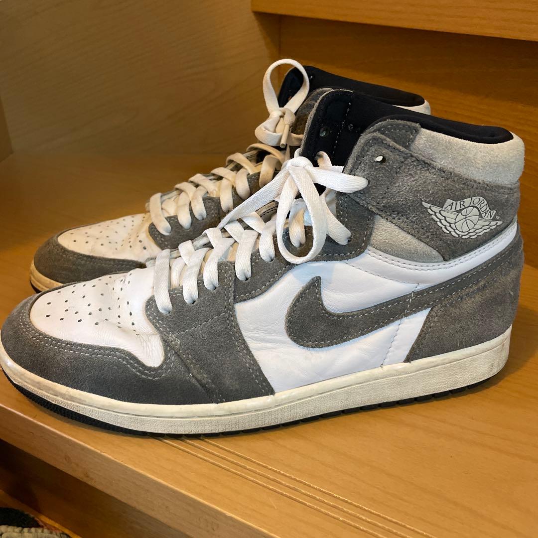 NIKE Air Jordan 1 ブラックアンドスモークグレー