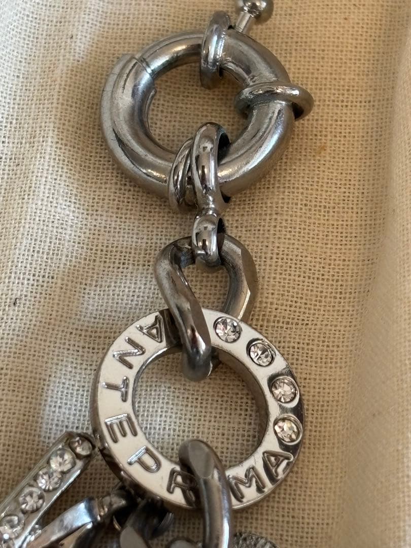 ハワイ限定　ANTEPRIMA ビーズ装飾 ブラックハンドバッグ　チャーム付き