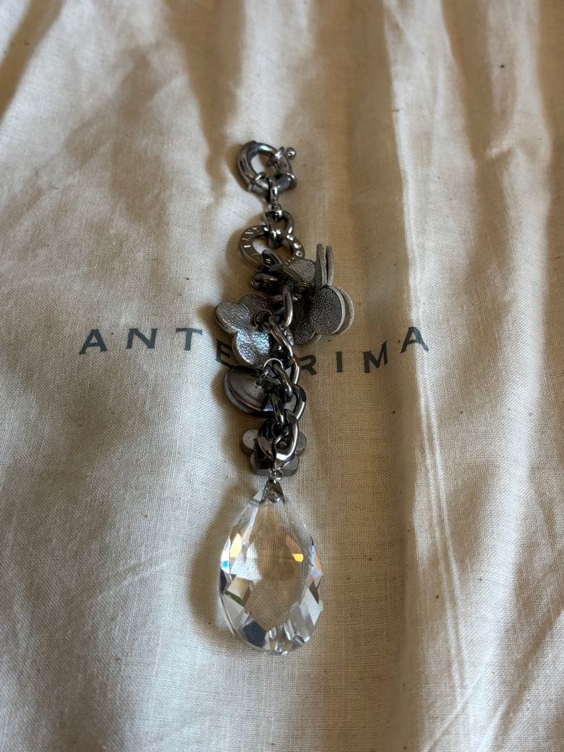 ハワイ限定　ANTEPRIMA ビーズ装飾 ブラックハンドバッグ　チャーム付き