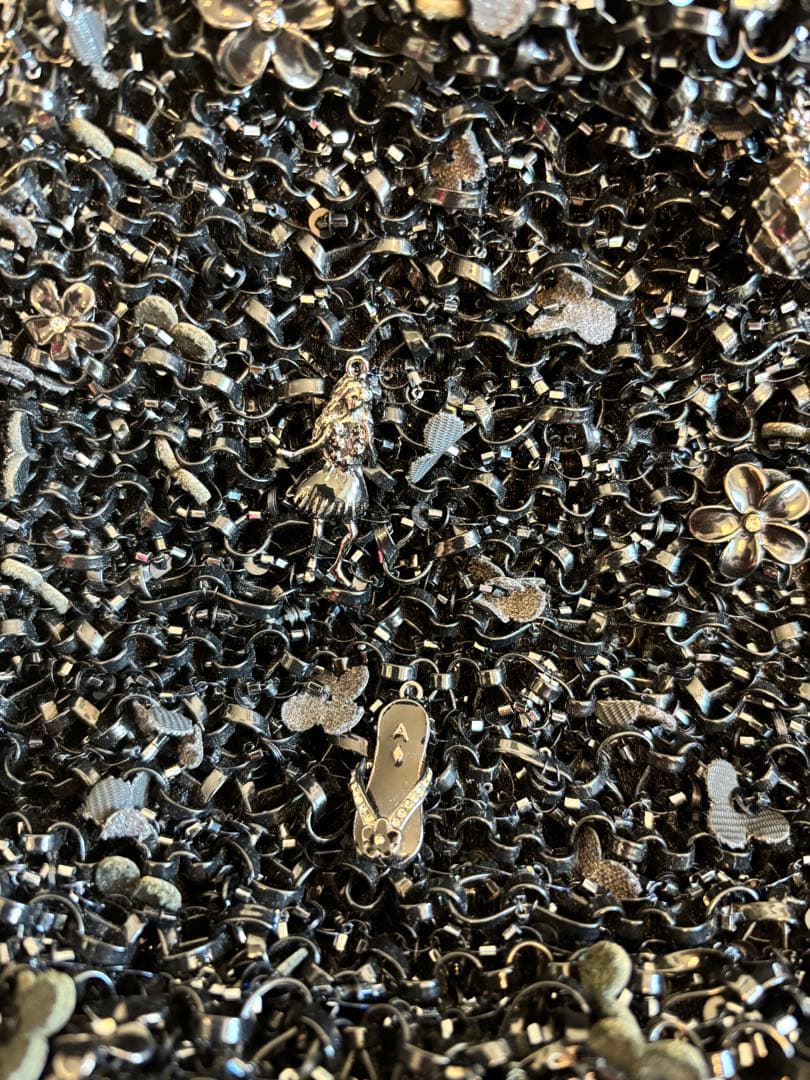 ハワイ限定　ANTEPRIMA ビーズ装飾 ブラックハンドバッグ　チャーム付き