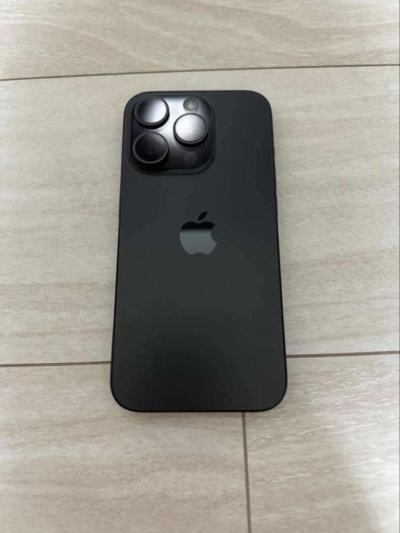 iPhone 15 Pro ブラックチタニウム 256GB