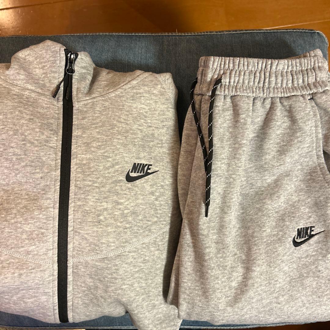NIKE テックフリース グレー