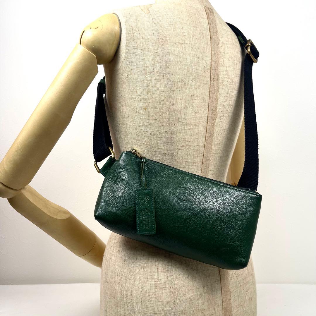 イルビゾンテ　ボディバッグ　ショルダーバッグ　レザー　ロゴ型押し　極上