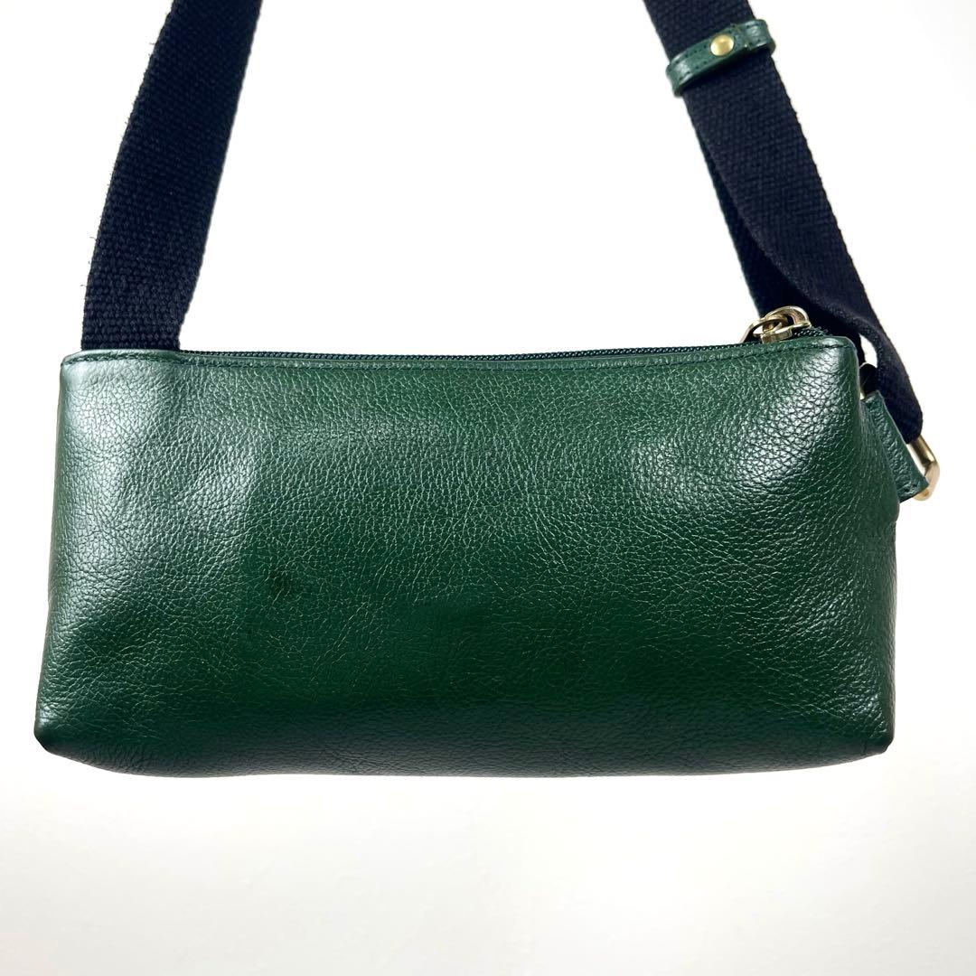 イルビゾンテ　ボディバッグ　ショルダーバッグ　レザー　ロゴ型押し　極上