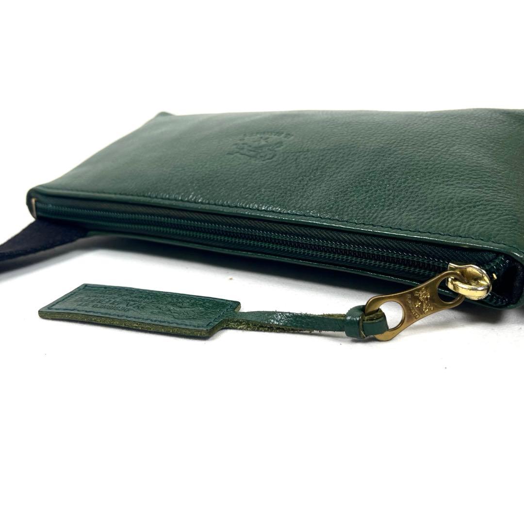 イルビゾンテ　ボディバッグ　ショルダーバッグ　レザー　ロゴ型押し　極上