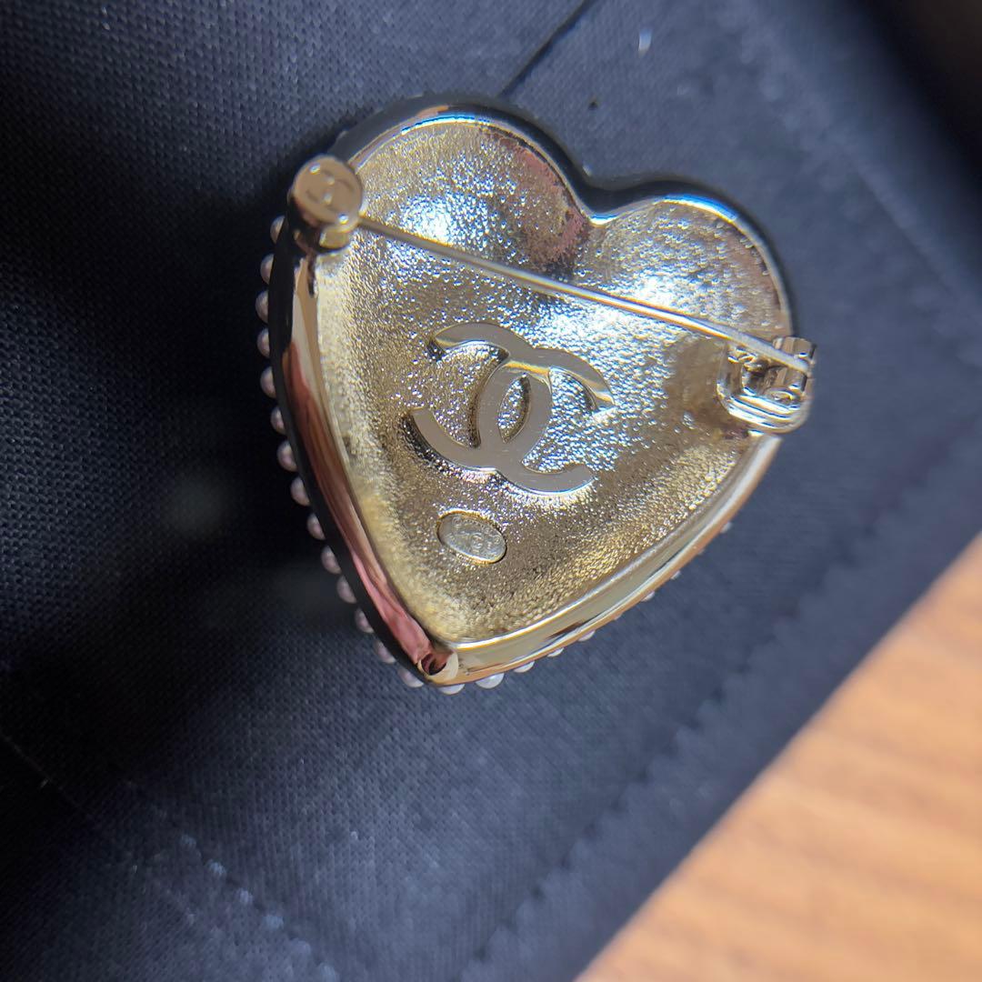 CHANELシャネルハートブローチ
