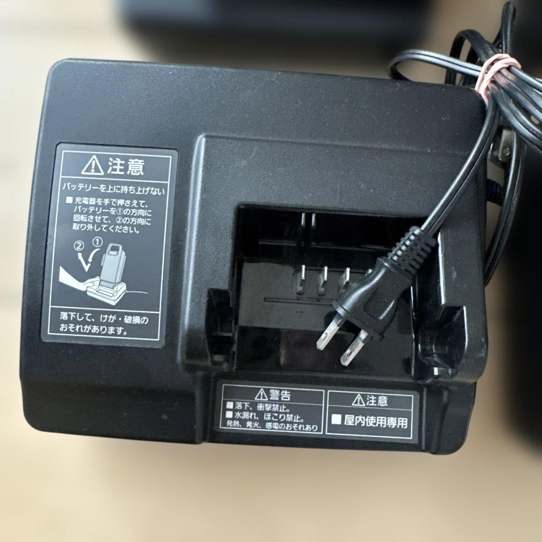 パナソニックPanasonic電動自転車用　純正品 バッテリー充電器